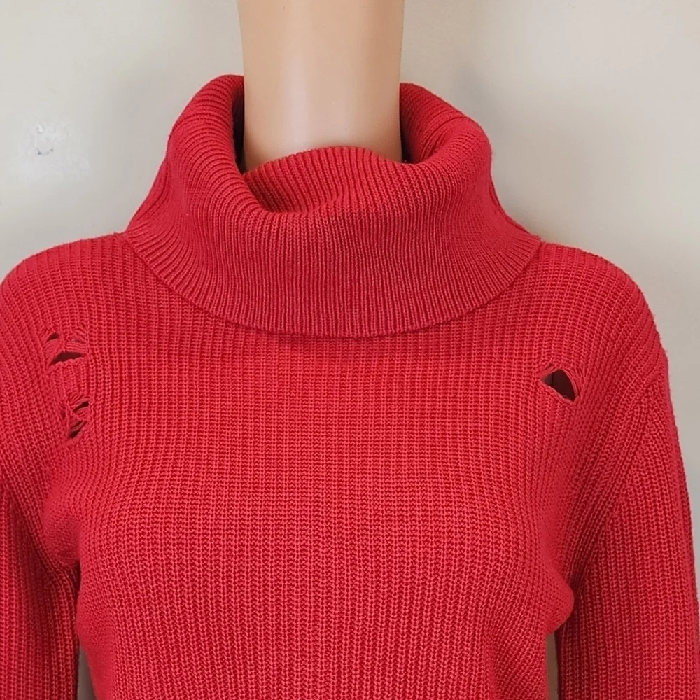 Signature8 Long Sleeve knit  Distressed Crop Sweater